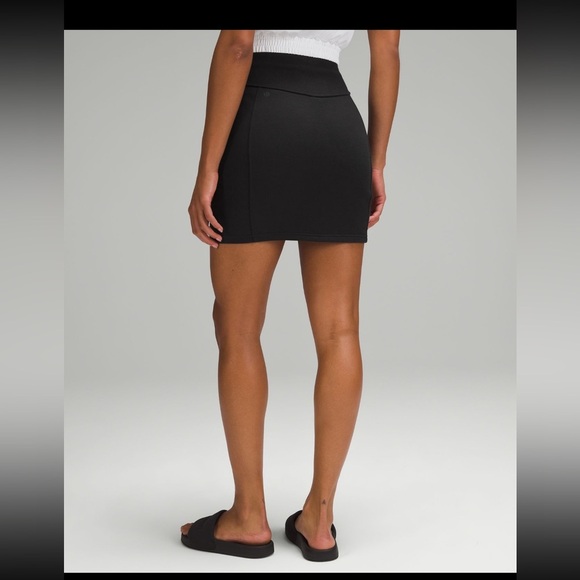 Lululemon scuba mini skirt - Picture 2 of 4